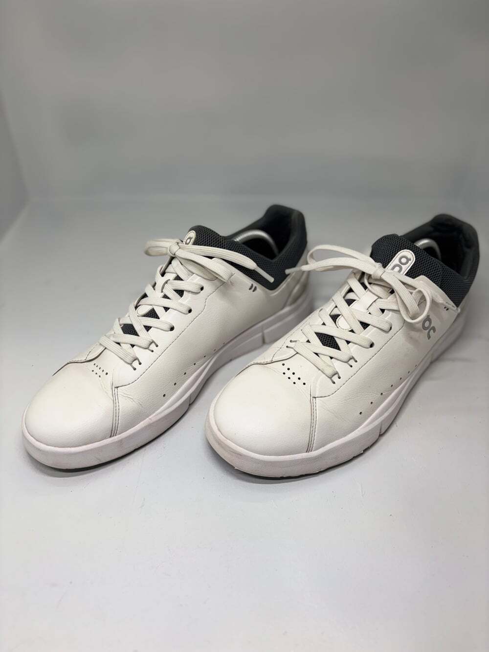 On Running The Roger Mens Sneakers Size 11.5 White Grey